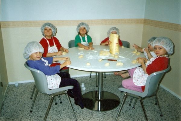 Lapset leipovat